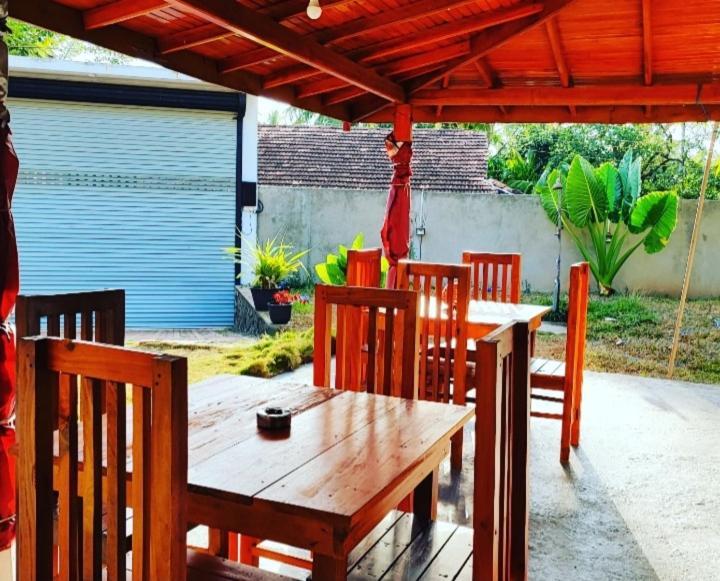 Tharurashmi Sea Pond Villa & Surf Hostel - Hiriketiya Dikwella Extérieur photo