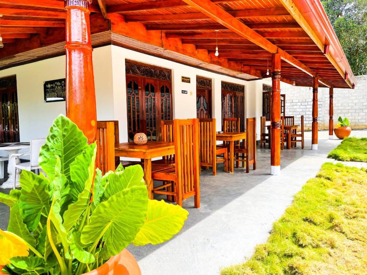 Tharurashmi Sea Pond Villa & Surf Hostel - Hiriketiya Dikwella Extérieur photo