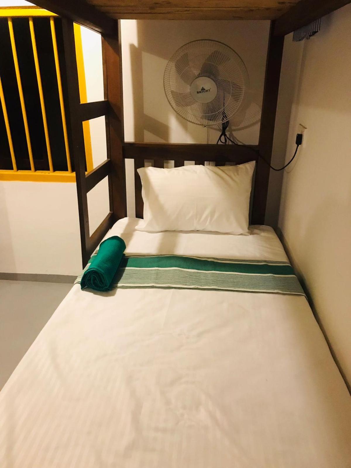 Tharurashmi Sea Pond Villa & Surf Hostel - Hiriketiya Dikwella Extérieur photo