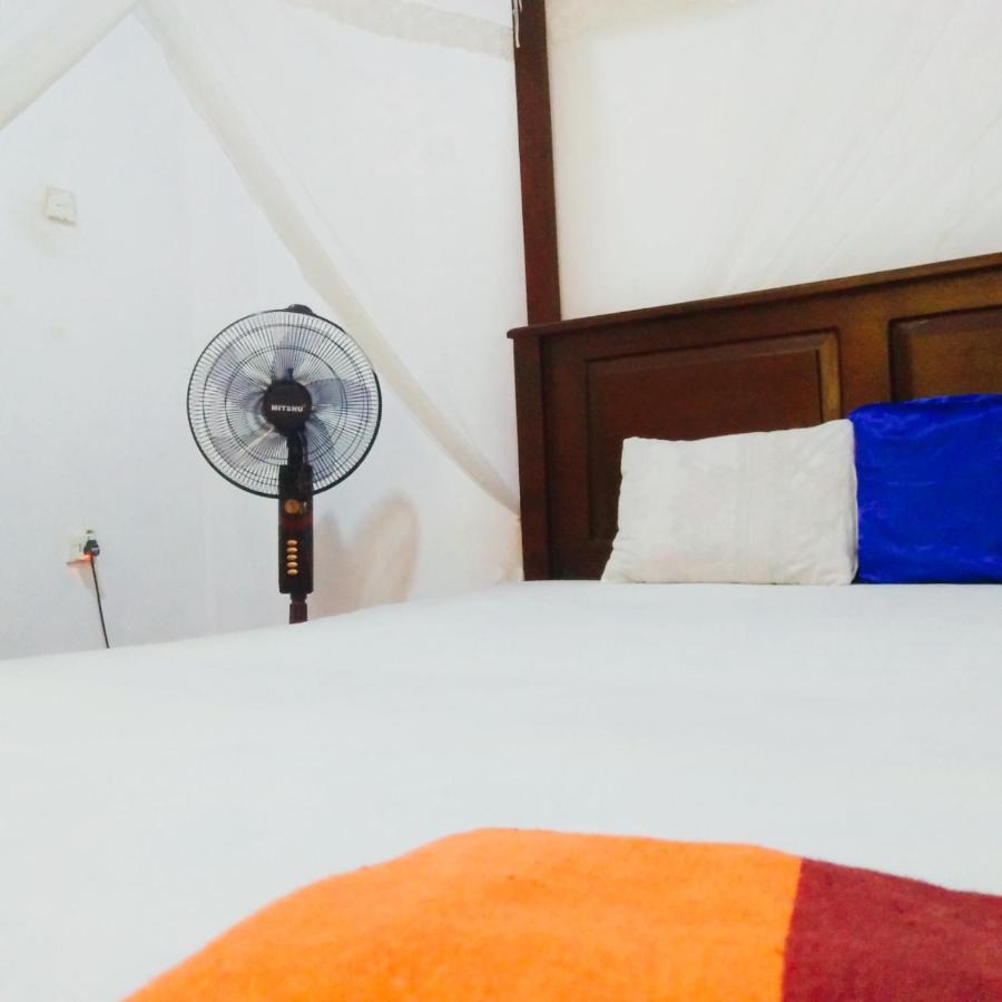 Tharurashmi Sea Pond Villa & Surf Hostel - Hiriketiya Dikwella Extérieur photo